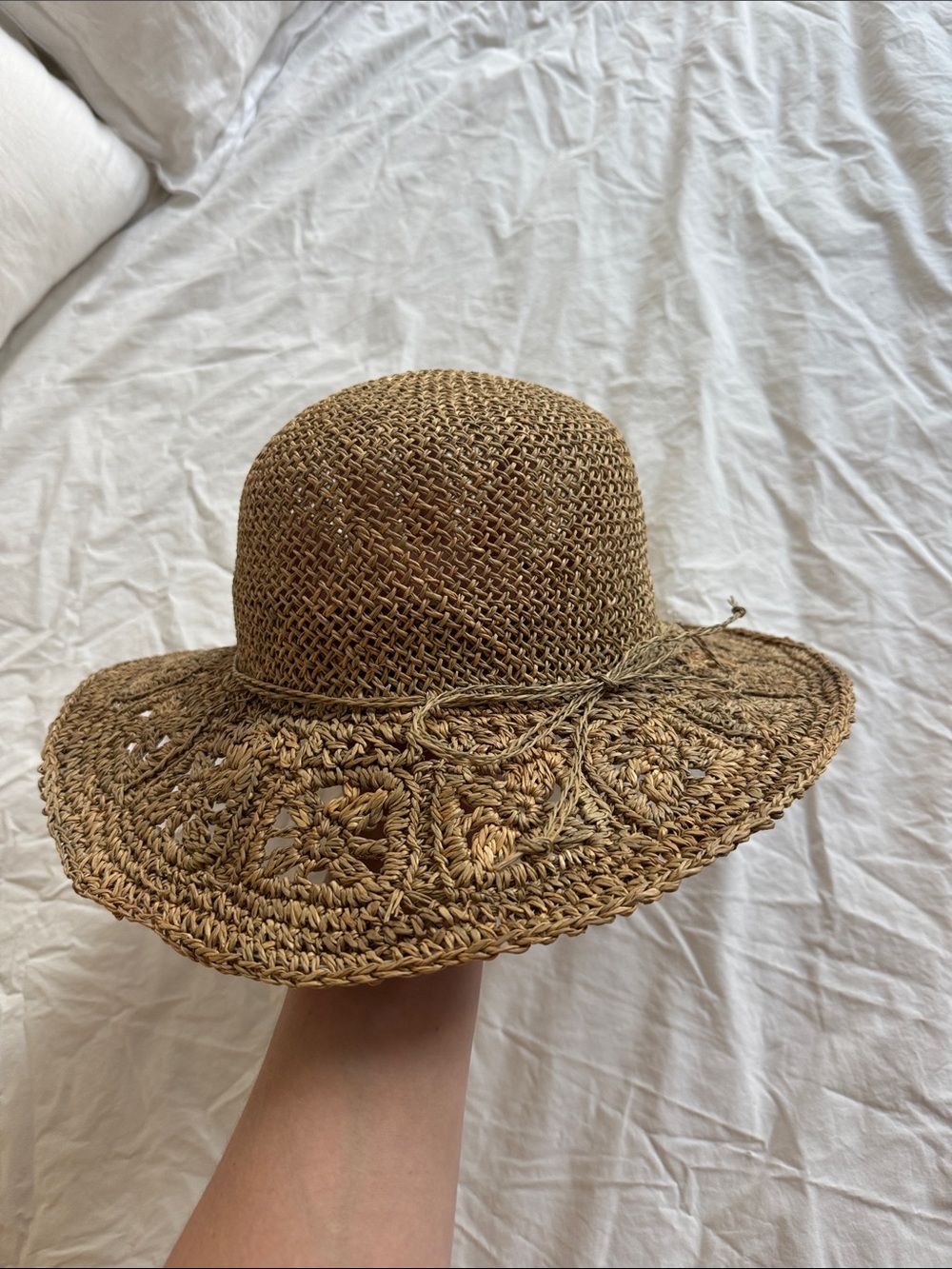 Vintage 90’s Straw Summer Hat with Subtle Floral Patten - Picture 3 of 4